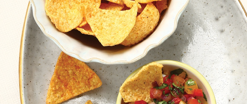 Nachos com molho mexicano